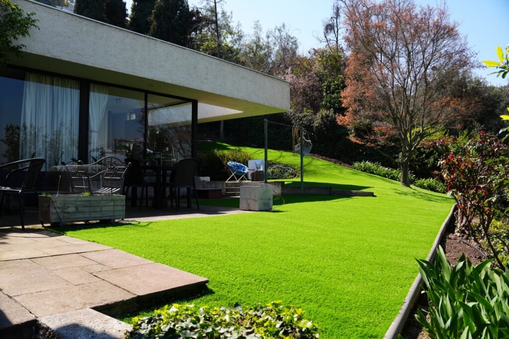 Proyecto AP – Terraza y pasto instalado (pasto Oporto)