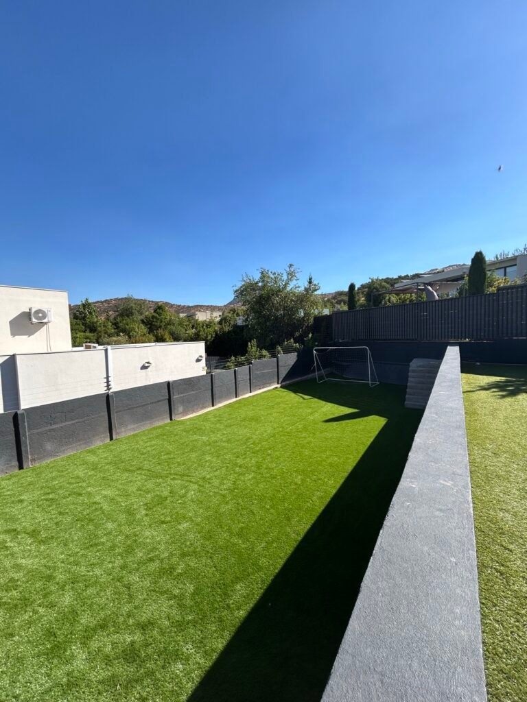Proyecto FP – Resultado: jardín completo (pasto Oporto 40 mm)