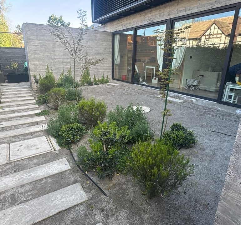 Proyecto MZ – Terreno antes de la instalación (pasto Amberley 38 mm)