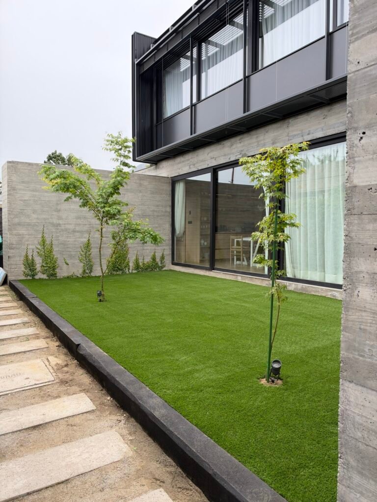 Proyecto MZ – Resultado: jardín completo (pasto Amberley 38 mm)