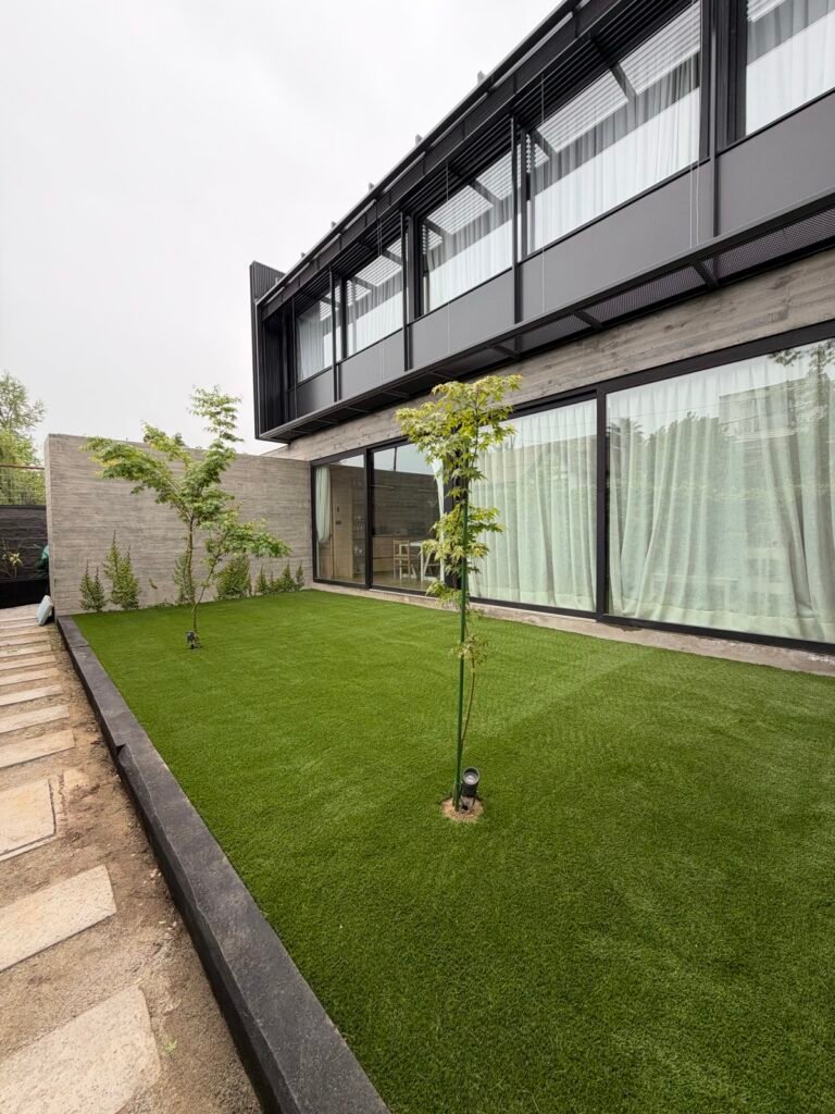 Proyecto MZ – Resultado: jardín completo (pasto Amberley 38 mm)